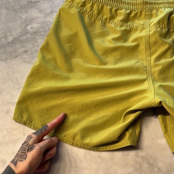 Volcom swim shorts trunks. Citrine green. Mens Medium. - Picture 5 of 10
